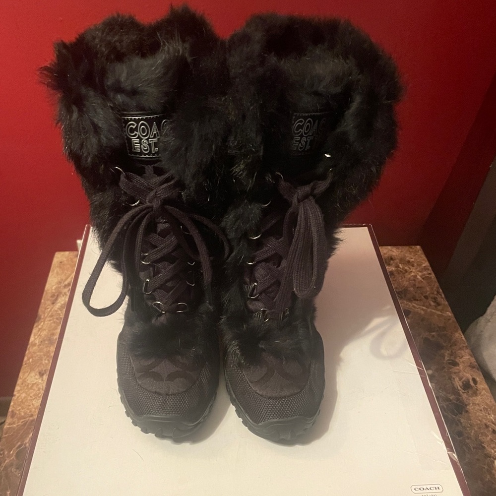 Coach JENNIE Size 5.5 Black Winter Lace-Up Rabbit Fur Snow Boot